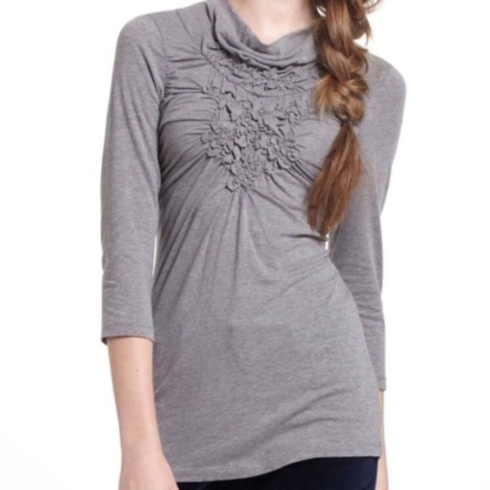 Super Flattering Anthropologie Deletta ruched top